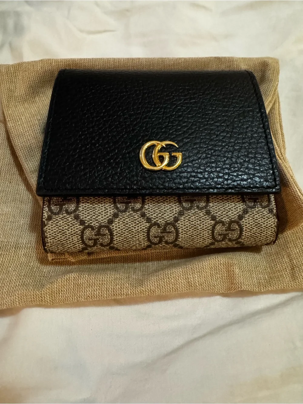 Gucci Black Pebbled Leather & GG Canvas Compact Wallet with Gold Hardware - Picture 6 of 9